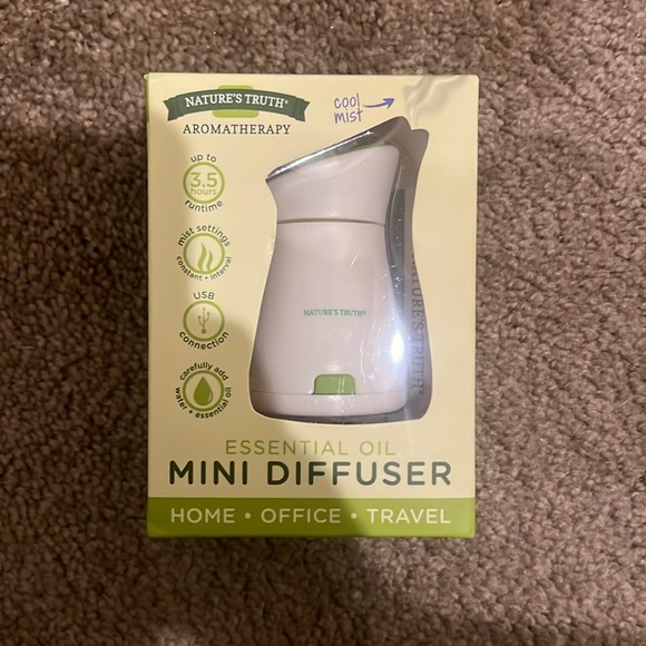 Essential Oil Mini Diffuser - Picture 2 of 7